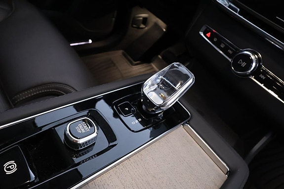 Volvo XC90 20 of 25