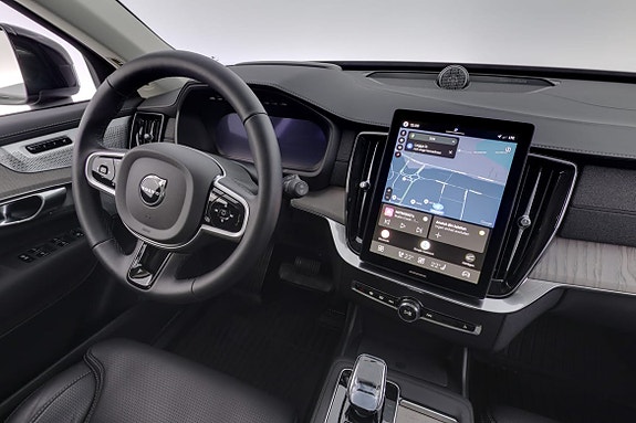 Volvo XC90 8 of 25
