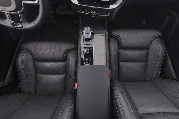 Volvo XC90 9 of 25