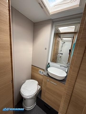 Adria Coral SELECT 670 SL *140HP*35L 13 of 15