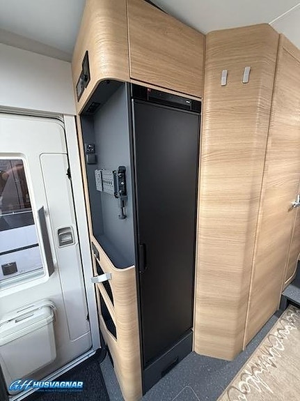 Adria Coral SELECT 670 SL *140HP*35L 10 of 15