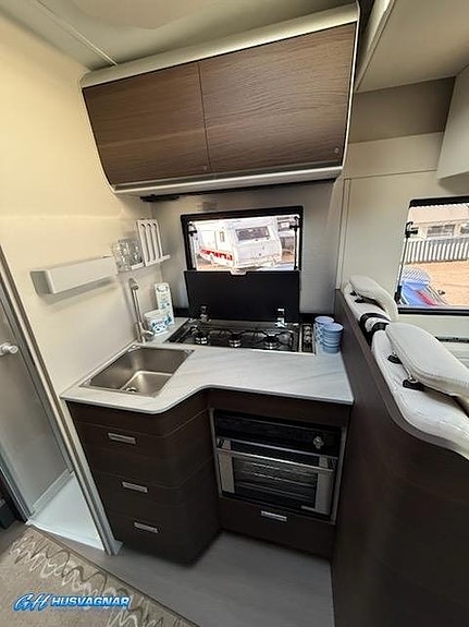 Adria MATRIX SUPREME 670 SL *140HP *43H 10 of 15