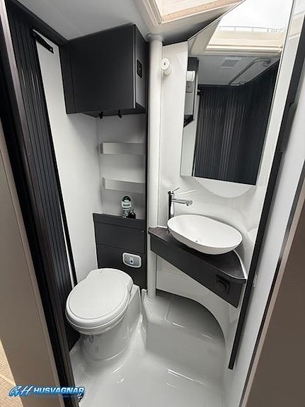 Adria COMPACT SUPREME DL* 6E*140HP*35L 10 of 14