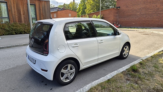 Volkswagen UP! 3 of 11