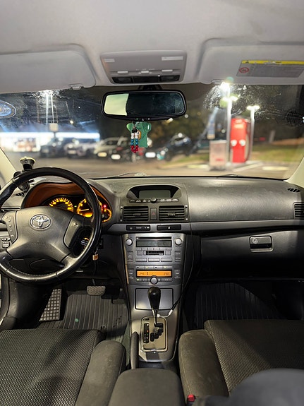 Toyota Avensis 7 of 10