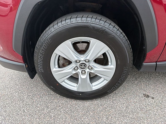 Toyota RAV4 25 of 25