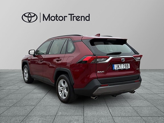Toyota RAV4 3 of 25