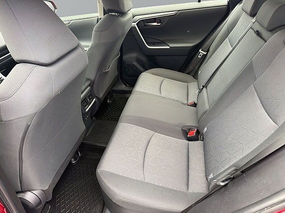Toyota RAV4 9 of 25