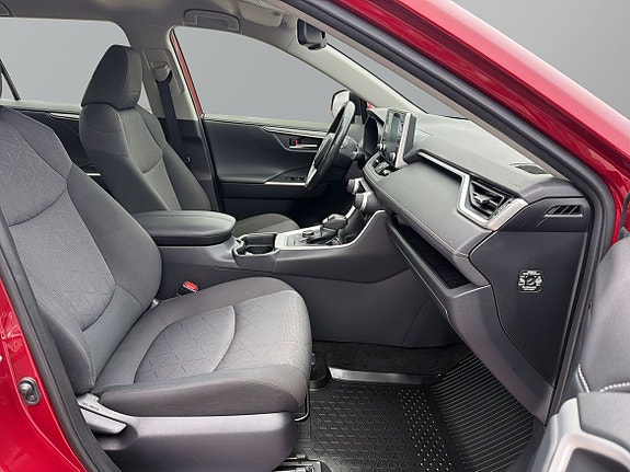 Toyota RAV4 8 of 25