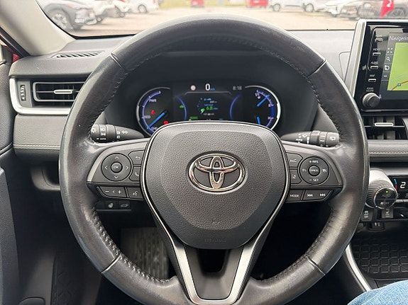 Toyota RAV4 18 of 25