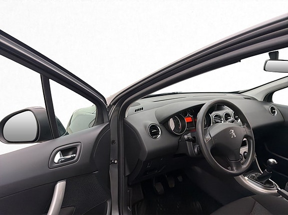 Peugeot 308 SW 11 of 25