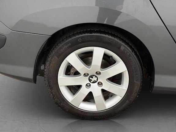 Peugeot 308 SW 24 of 25