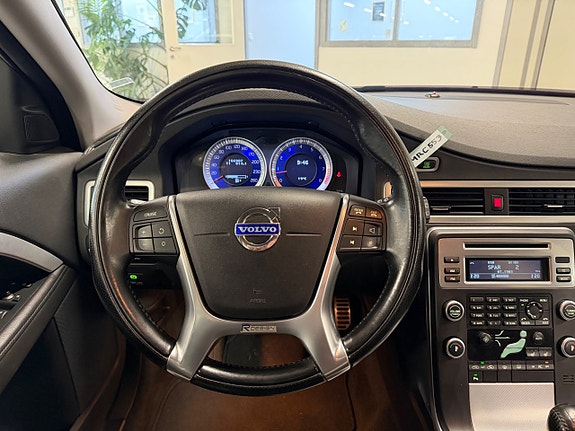 Volvo V70 11 of 17