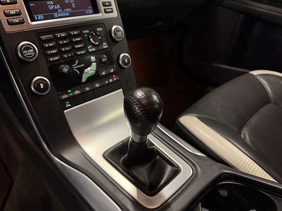 Volvo V70 13 of 17