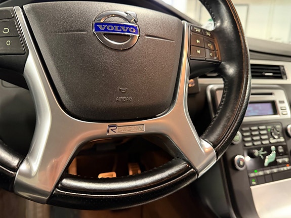 Volvo V70 12 of 17