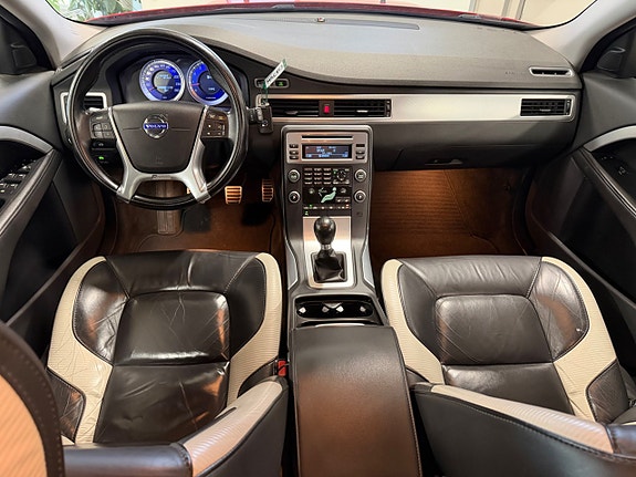Volvo V70 10 of 17