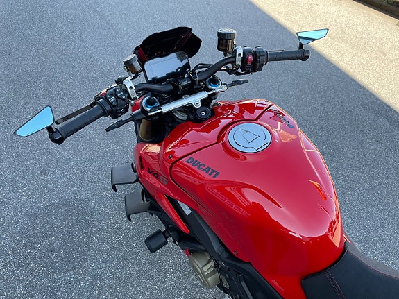 Ducati Streetfighter V4S Akrapovic 7 of 11