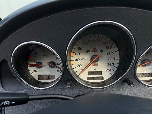 Mercedes-Benz SLK230 14 of 16