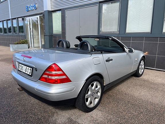 Mercedes-Benz SLK230 4 of 16