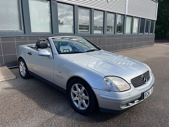Mercedes-Benz SLK230 3 of 16