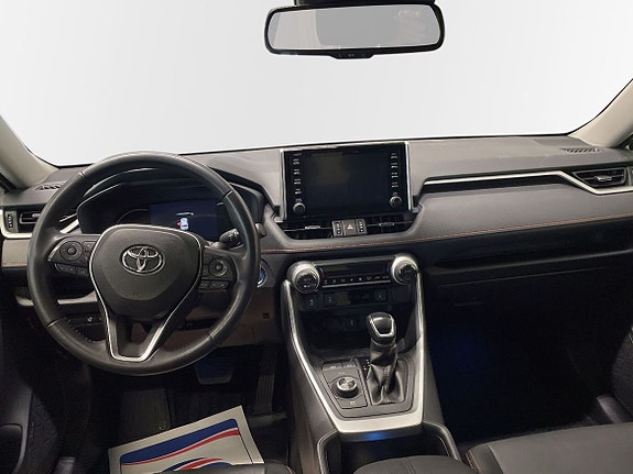 Toyota RAV4 8 of 11