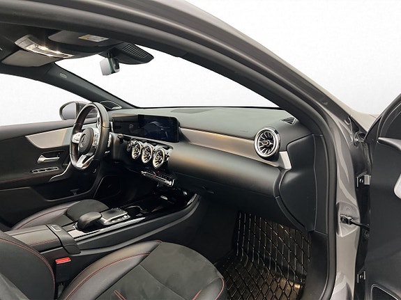 Mercedes-Benz A200 23 of 30