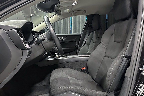 Volvo V60 Cross Country 9 of 19