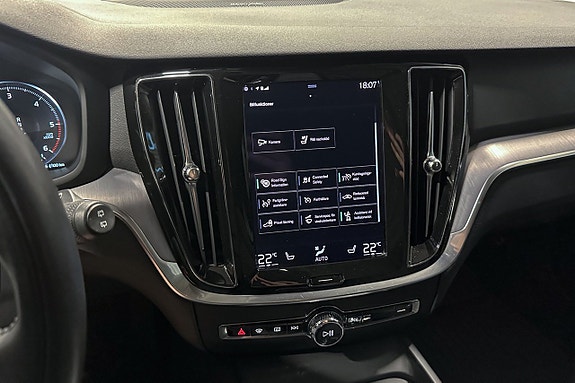 Volvo V60 Cross Country 15 of 19