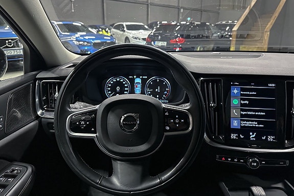 Volvo V60 Cross Country 13 of 19