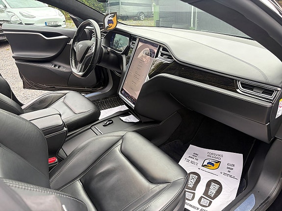 Tesla Model S 15 of 16