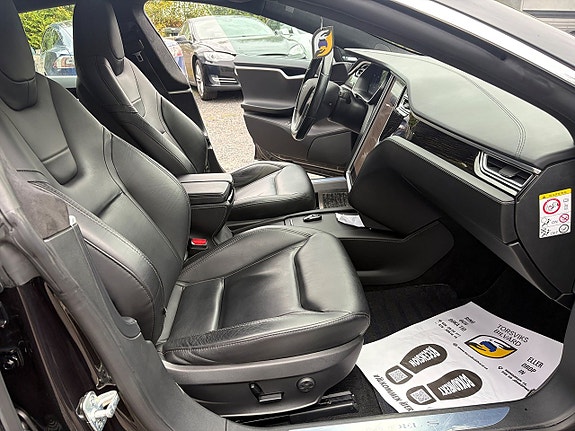 Tesla Model S 14 of 16