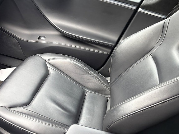 Tesla Model S 13 of 16