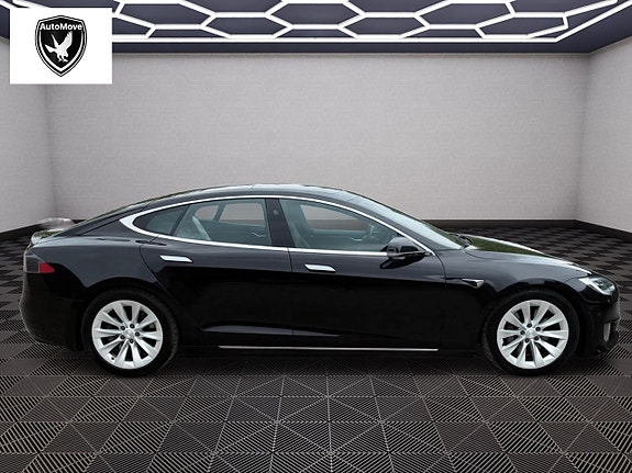 Tesla Model S 4 of 16