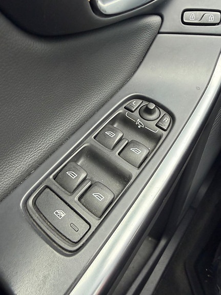 Volvo XC60 23 of 27