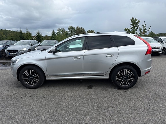 Volvo XC60 2 of 27
