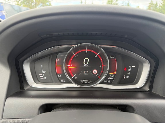 Volvo XC60 15 of 27