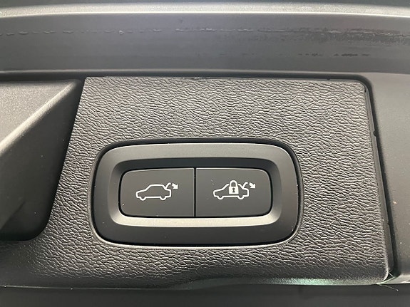 Volvo XC60 8 of 20