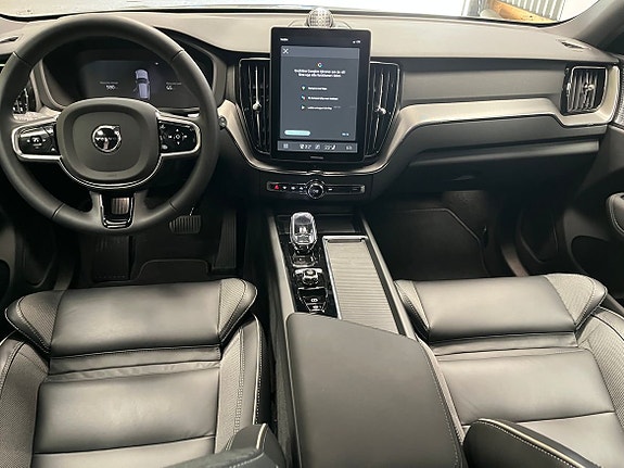 Volvo XC60 13 of 20