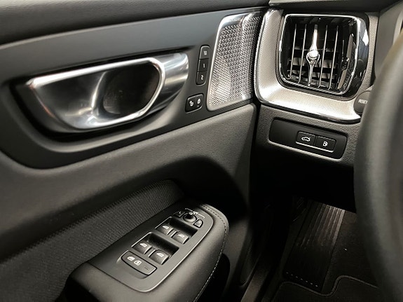Volvo XC60 14 of 20