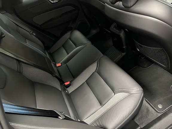 Volvo XC60 9 of 20