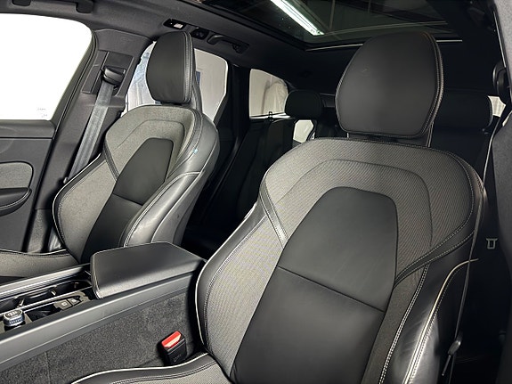 Volvo XC60 11 of 20