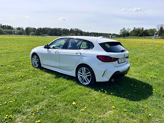 BMW 118i 2 of 7