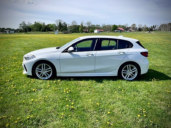 BMW 118i 3 of 7