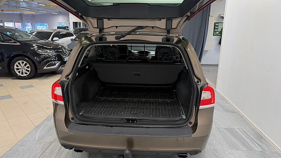 Volvo V70 8 of 12