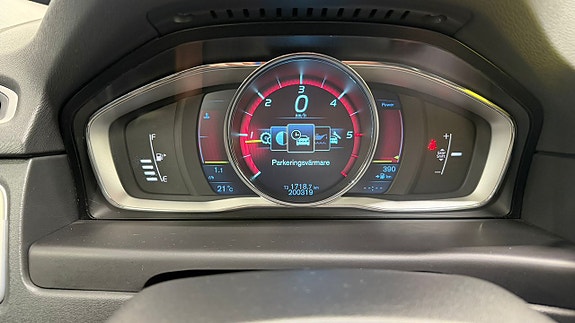 Volvo V70 12 of 12