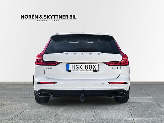 Volvo V60 Cross Country 4 of 10
