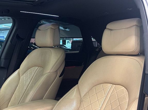 Audi A8 19 of 30