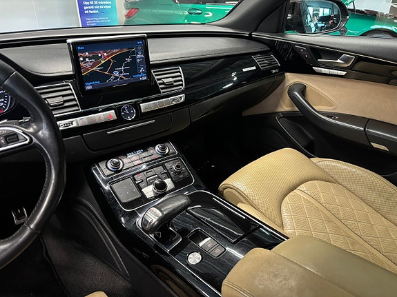 Audi A8 24 of 30