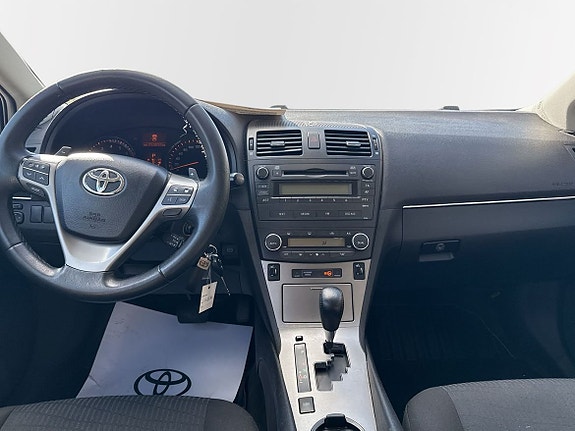 Toyota Avensis 8 of 10