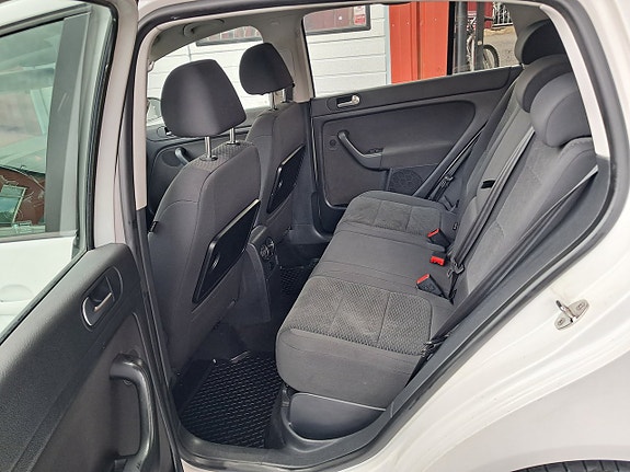 Volkswagen Golf Plus 10 of 15